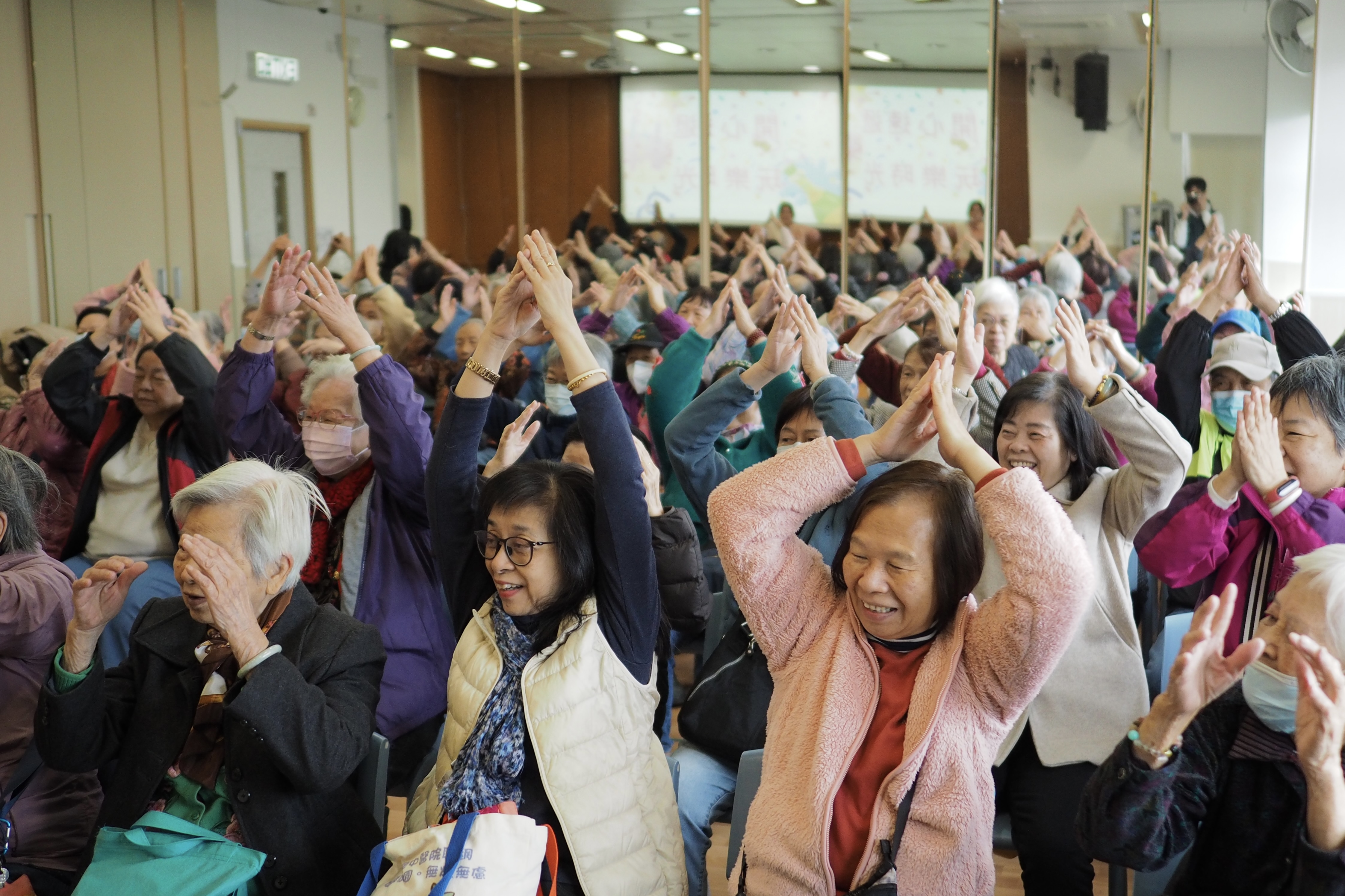 「開心速遞之時光隧道」中心22周年生日派對